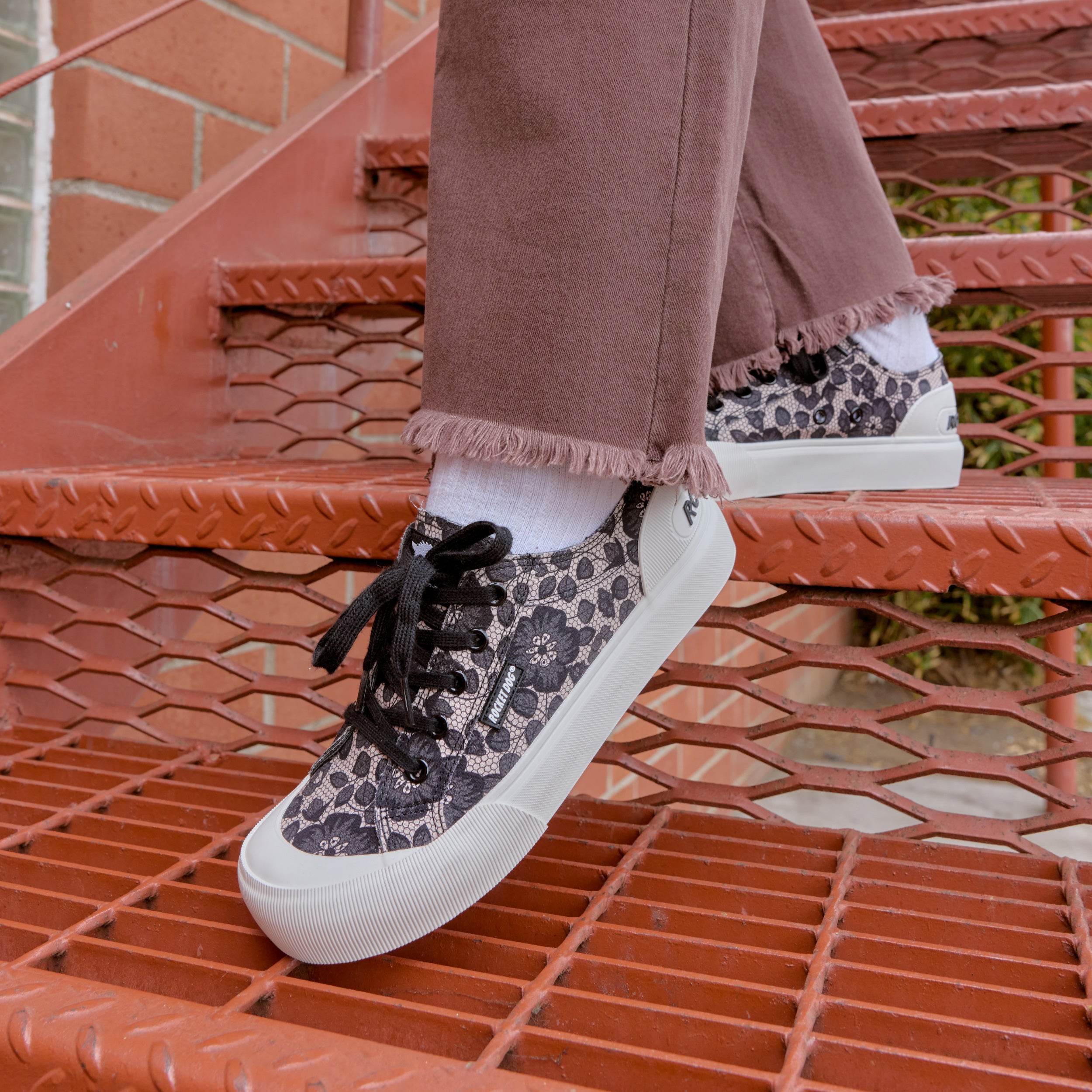 Jazzin Plus Black Dahlia Sneaker - Image 2
